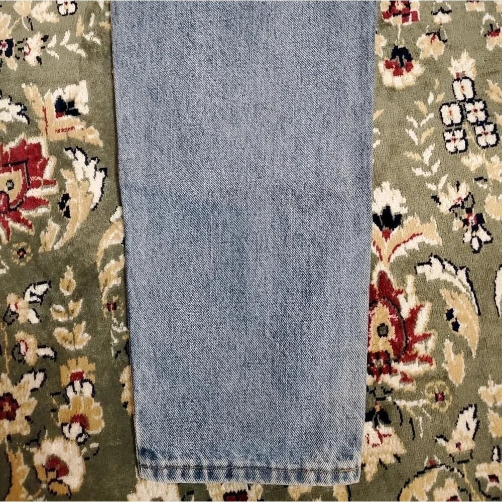 4. 1996 ~ Vintage ~ Levi's 💙 ~ 550 ~ 33 x 32 ~ Made in the 🇺🇸 USA